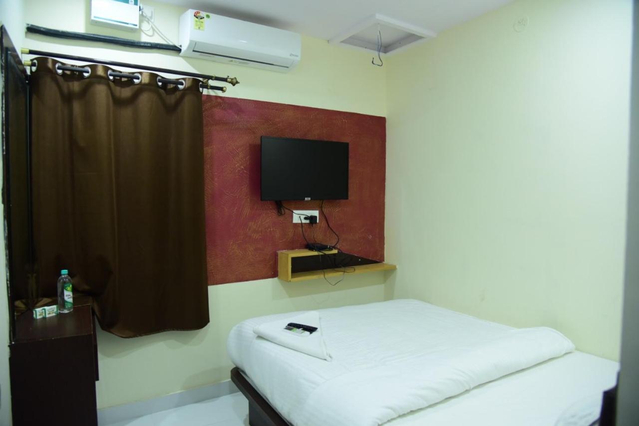 Hotel M G Residency Chikmagalūr Exterior foto