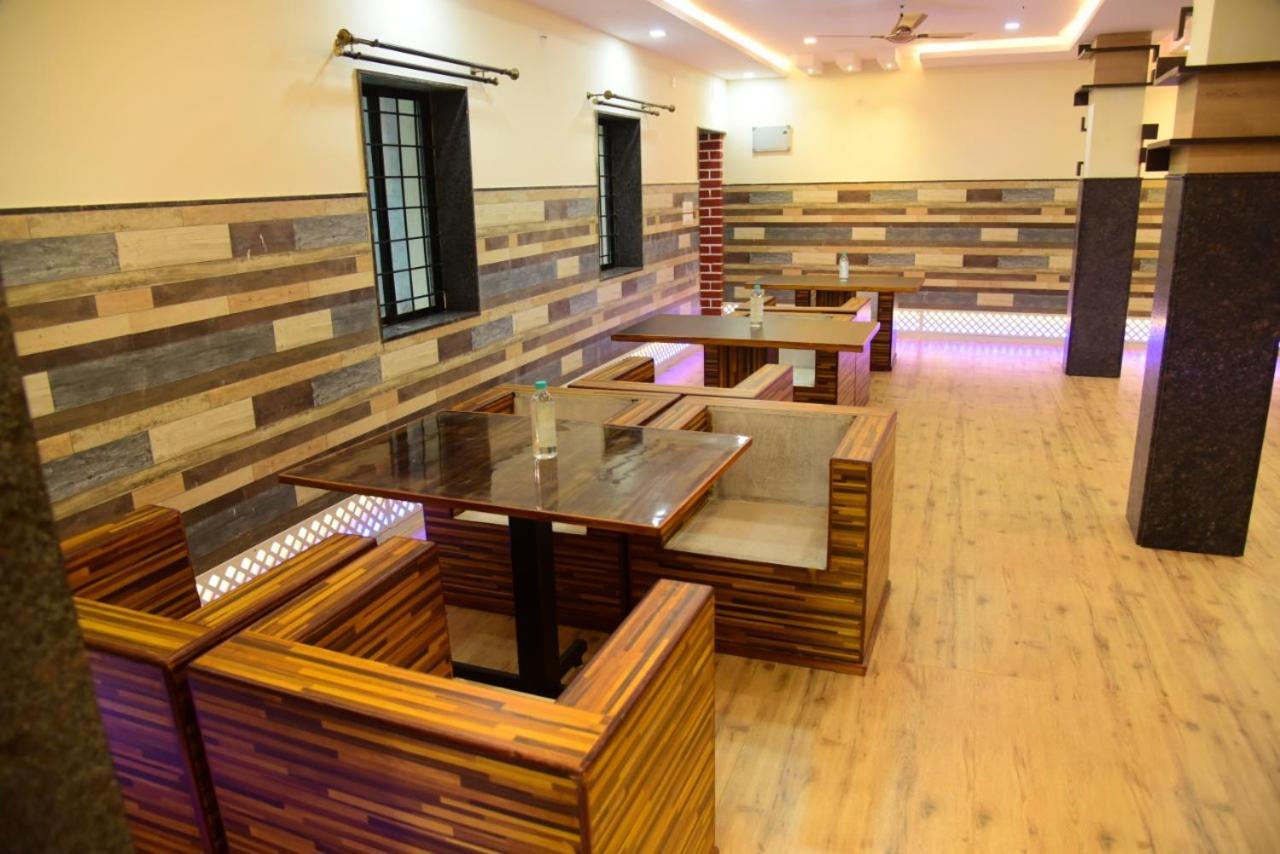 Hotel M G Residency Chikmagalūr Exterior foto