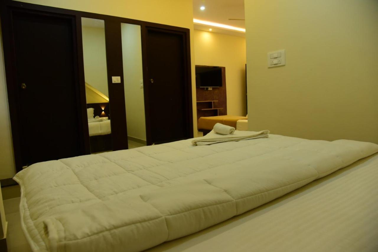 Hotel M G Residency Chikmagalūr Exterior foto
