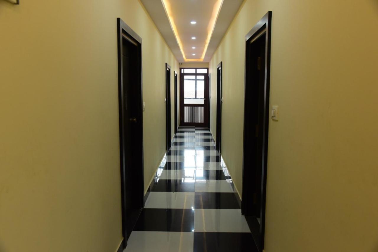 Hotel M G Residency Chikmagalūr Exterior foto